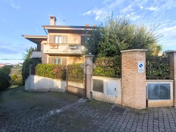 casa indipendente in vendita a Civitanova Marche in zona San Marone