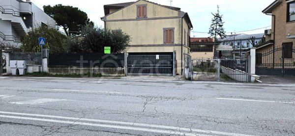 casa indipendente in vendita a Civitanova Marche