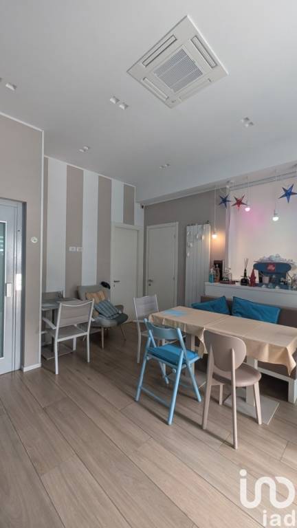 negozio in vendita a Civitanova Marche in zona San Marone