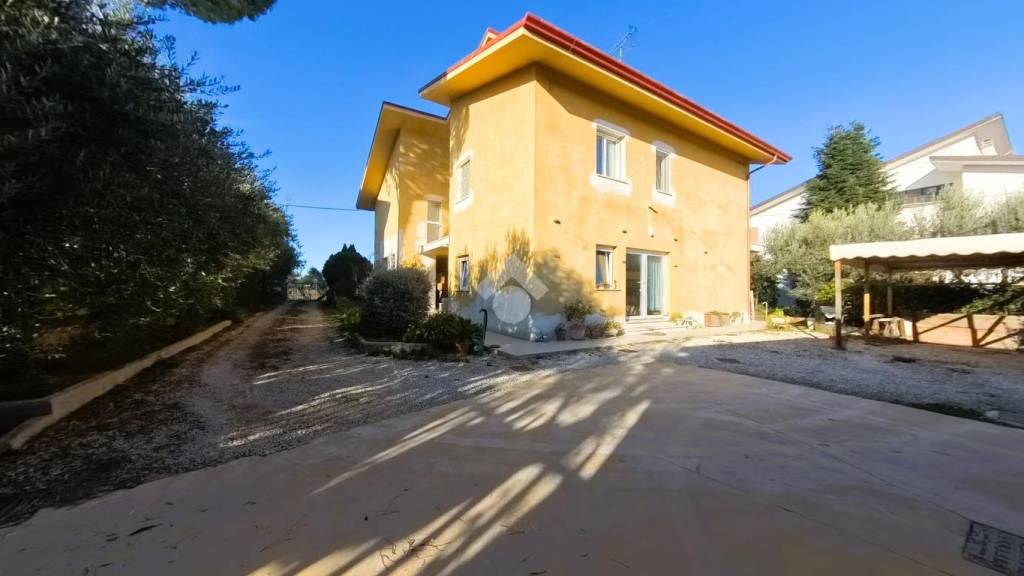 casa indipendente in vendita a Civitanova Marche in zona Santa Maria Apparente