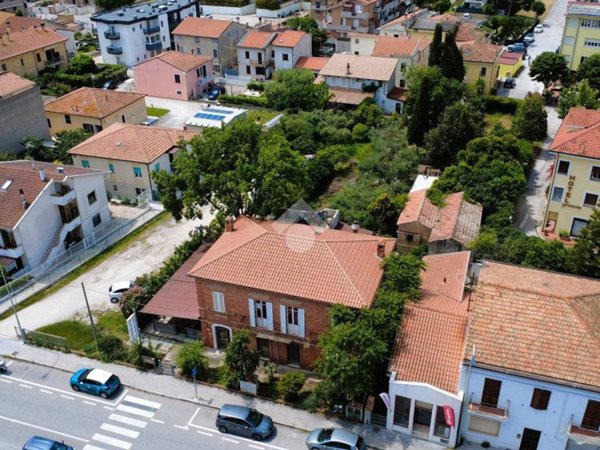 casa indipendente in vendita a Civitanova Marche in zona Fontespina
