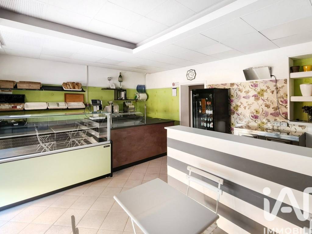 negozio in vendita a Civitanova Marche in zona San Marone