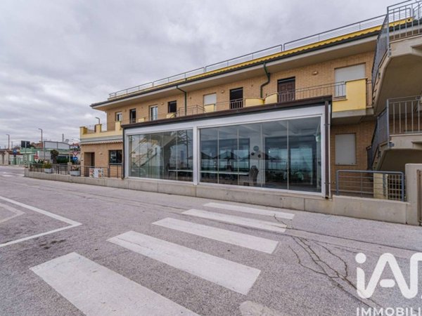 locale commerciale in vendita a Civitanova Marche in zona Fontespina