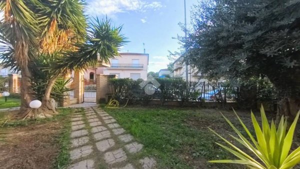 casa indipendente in vendita a Civitanova Marche in zona Maranello