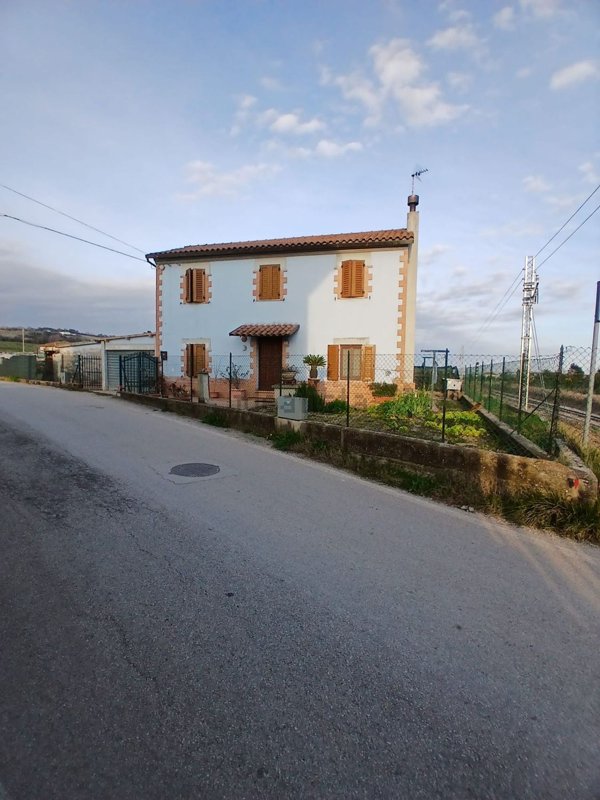 casa indipendente in vendita a Civitanova Marche