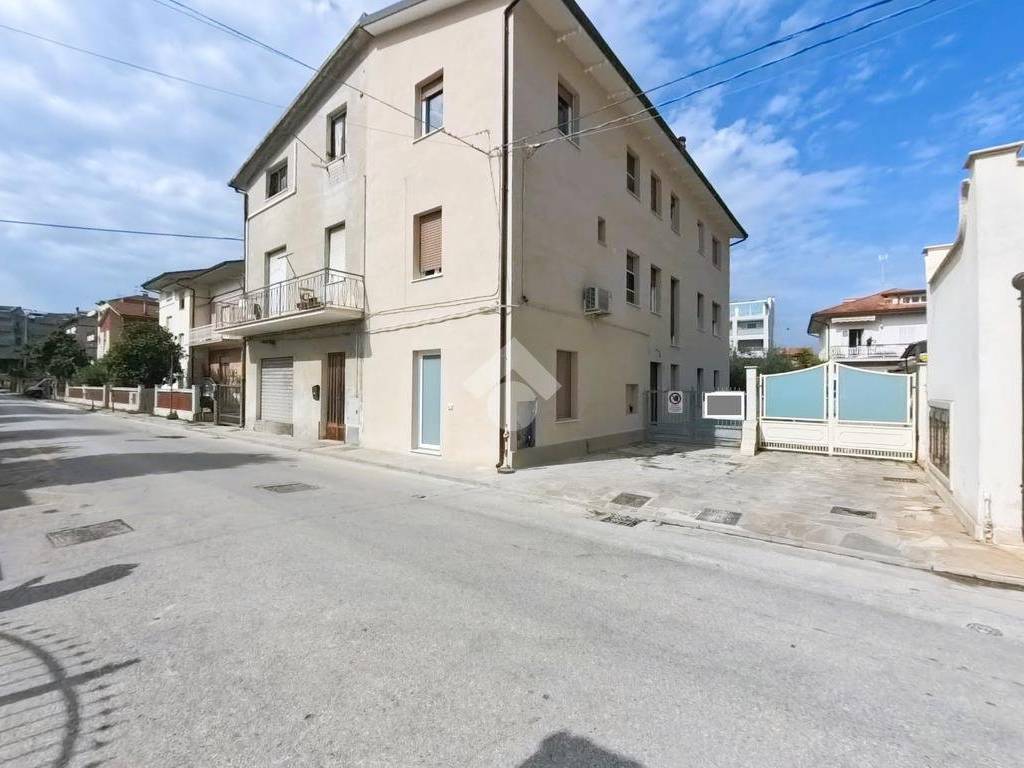 appartamento in vendita a Civitanova Marche in zona Fontespina
