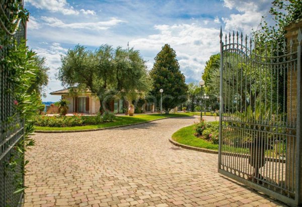 casa indipendente in vendita a Civitanova Marche