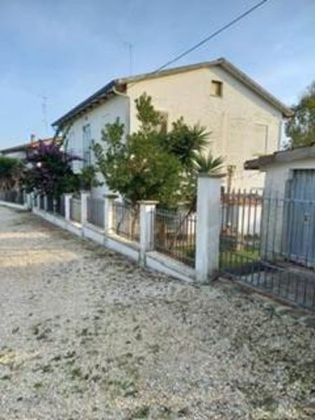 casa indipendente in vendita a Civitanova Marche in zona Fontespina