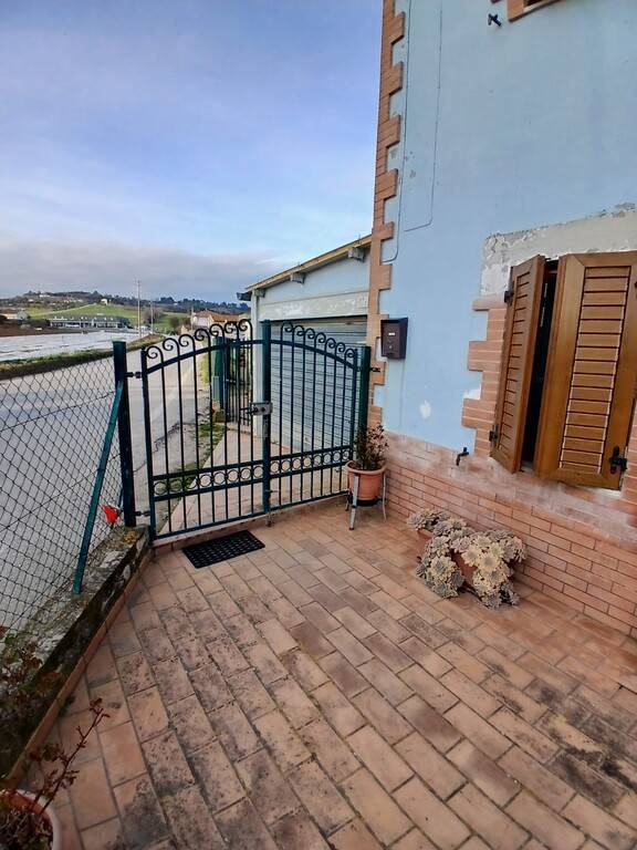 casa indipendente in vendita a Civitanova Marche in zona Santa Maria Apparente
