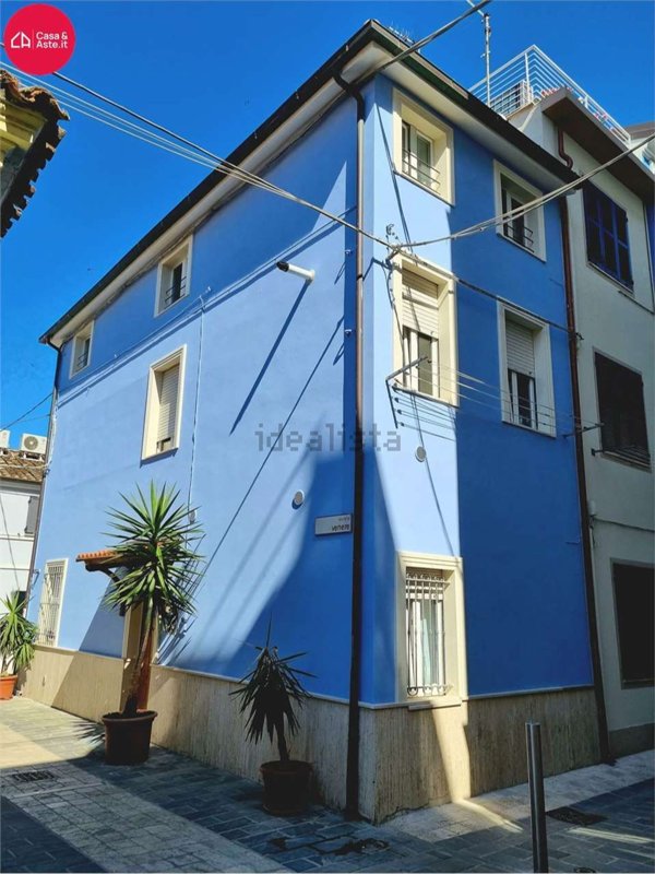 casa semindipendente in vendita a Civitanova Marche in zona Porto Civitanova