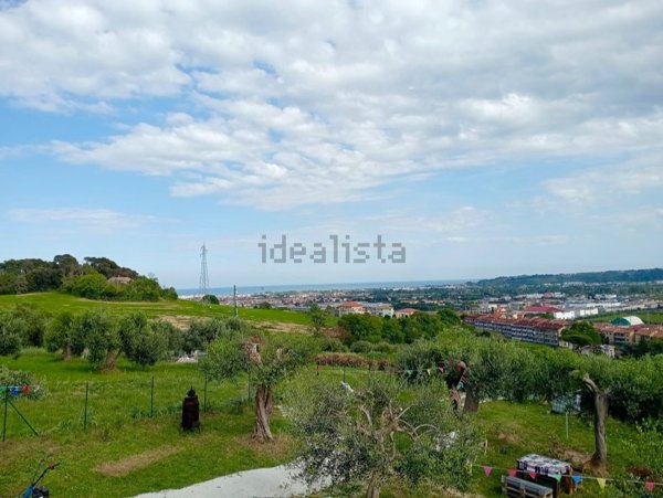 terreno edificabile in vendita a Civitanova Marche in zona Santa Maria Apparente