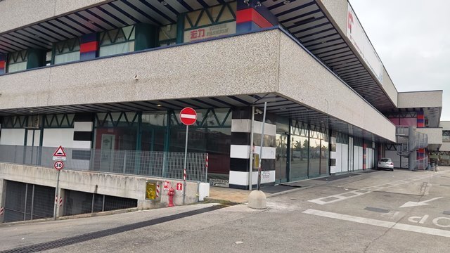 locale commerciale in vendita a Civitanova Marche