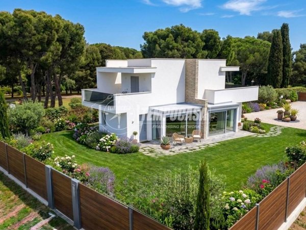 casa indipendente in vendita a Civitanova Marche in zona San Marone