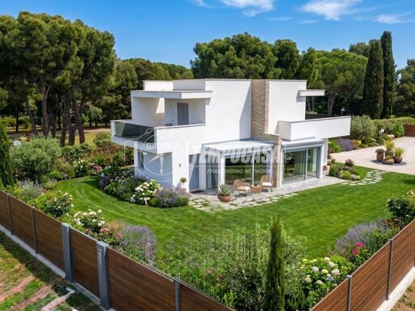 casa indipendente in vendita a Civitanova Marche