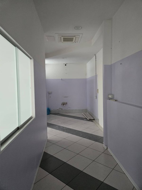 locale commerciale in vendita a Civitanova Marche