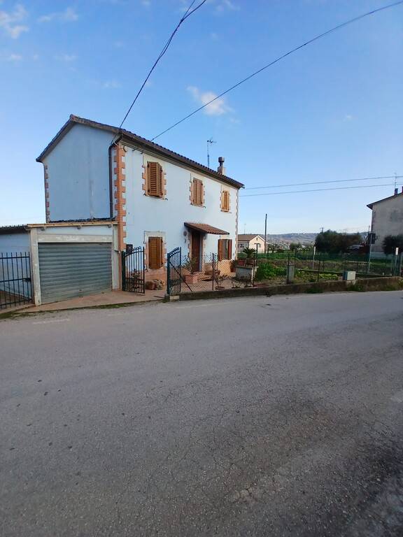 casa indipendente in vendita a Civitanova Marche