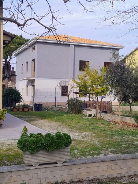 appartamento in vendita a Civitanova Marche in zona San Marone