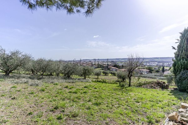 casa indipendente in vendita a Civitanova Marche in zona Santa Maria Apparente