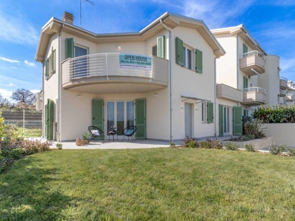 casa indipendente in vendita a Civitanova Marche in zona Fontespina