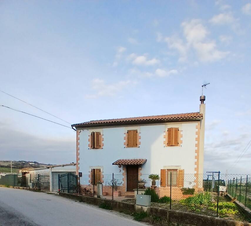 casa indipendente in vendita a Civitanova Marche
