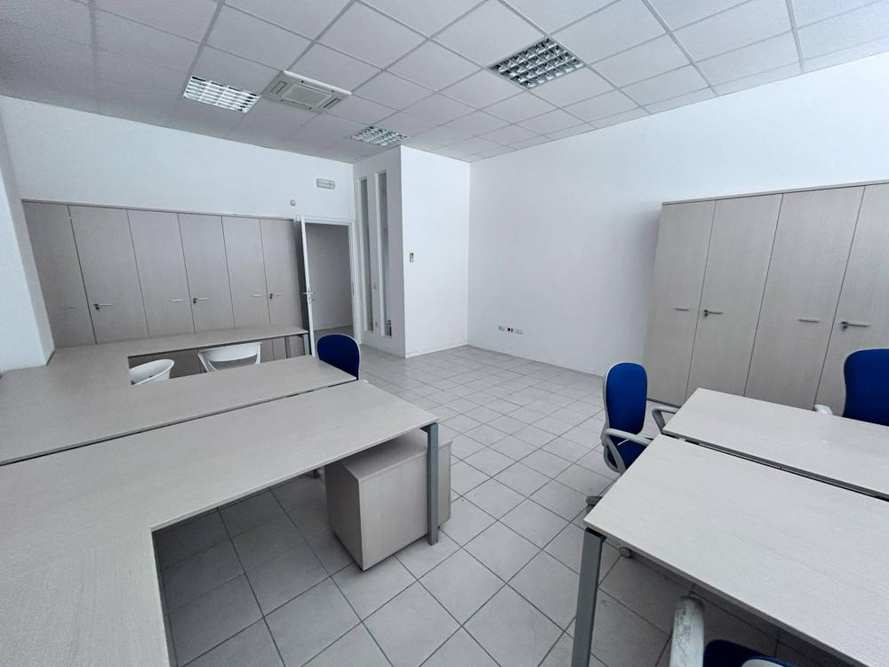 ufficio in vendita a Civitanova Marche in zona Santa Maria Apparente