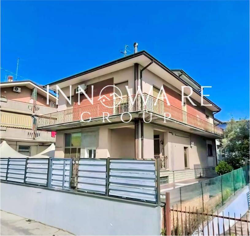 casa indipendente in vendita a Civitanova Marche