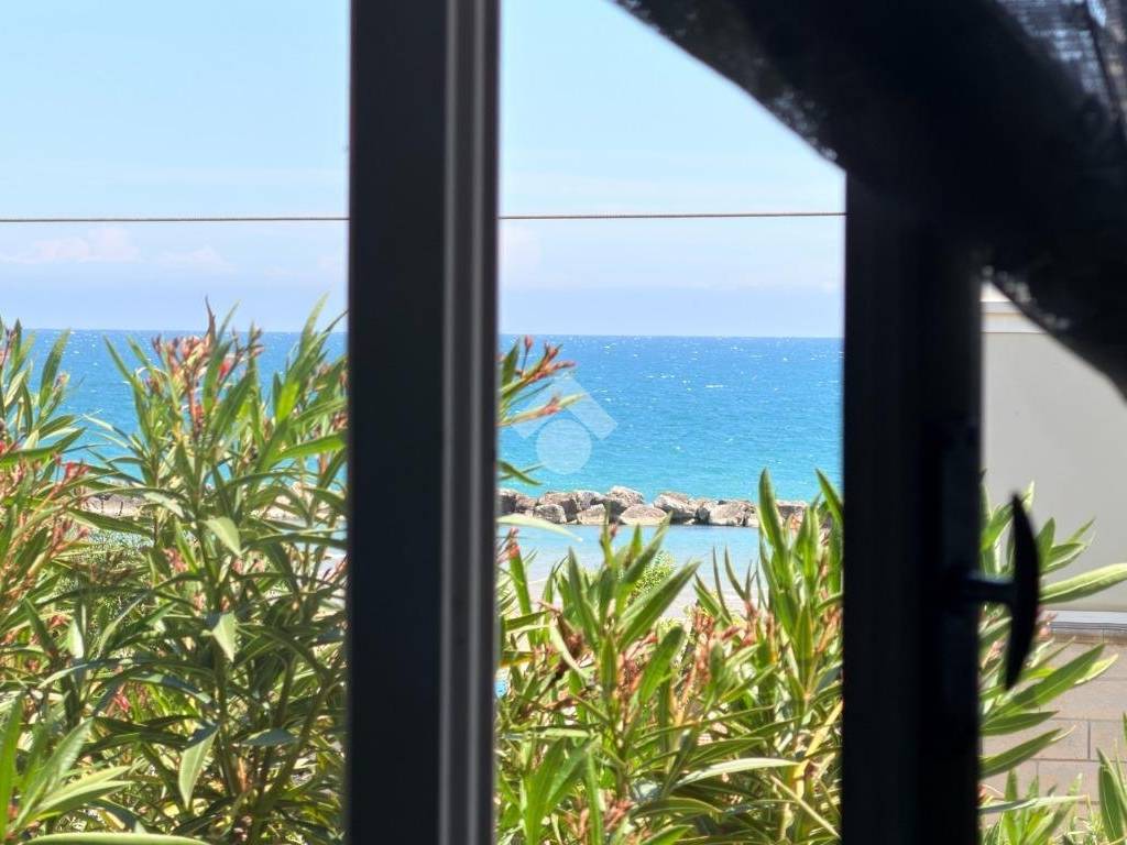 casa indipendente in vendita a Civitanova Marche in zona Fontespina