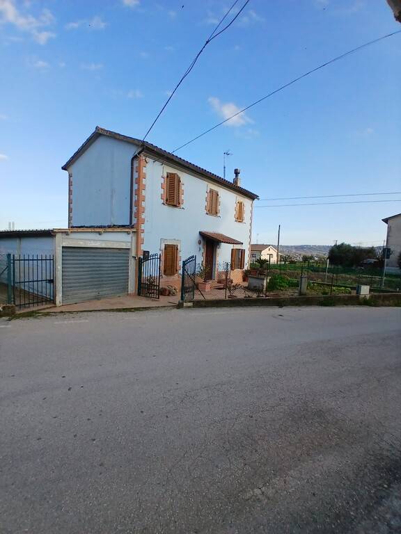 casa indipendente in vendita a Civitanova Marche