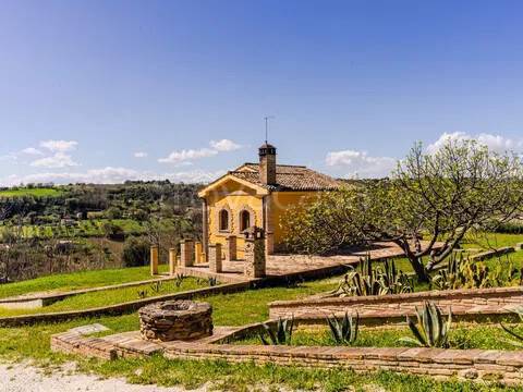 casa indipendente in vendita a Civitanova Marche in zona Fontespina