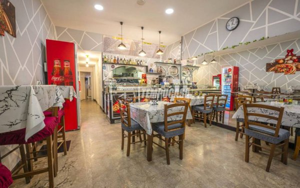 negozio in vendita a Civitanova Marche in zona Porto Civitanova