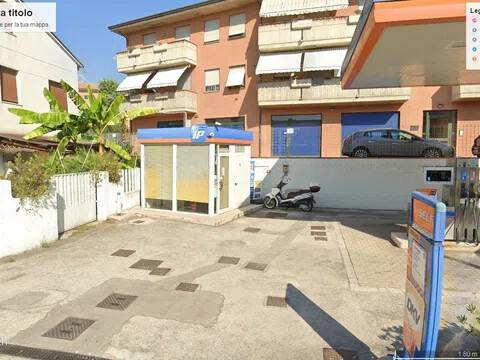negozio in vendita a Civitanova Marche in zona San Marone