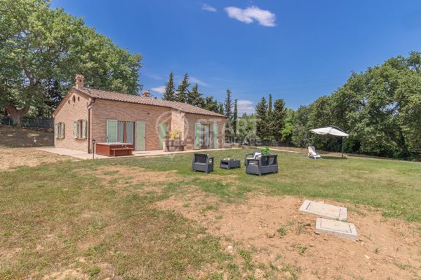 casa indipendente in vendita a Civitanova Marche in zona Santa Maria Apparente