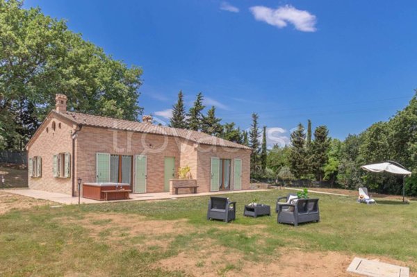 casa indipendente in vendita a Civitanova Marche in zona Santa Maria Apparente
