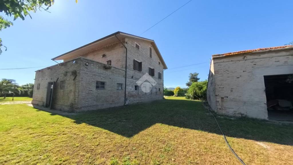 casa indipendente in vendita a Civitanova Marche in zona Santa Maria Apparente