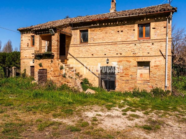 casa indipendente in vendita a Civitanova Marche in zona Santa Maria Apparente