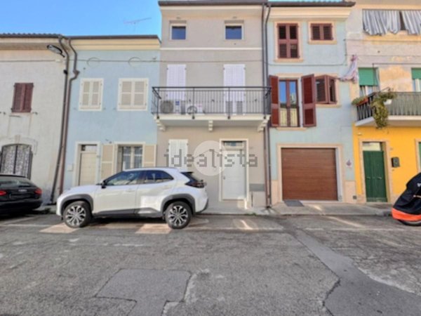 casa semindipendente in vendita a Civitanova Marche in zona Porto Civitanova