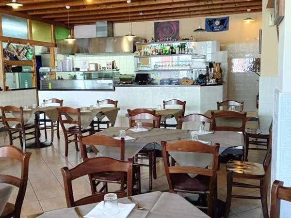 negozio in vendita a Civitanova Marche in zona San Marone
