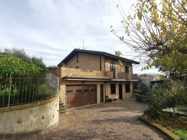 casa indipendente in vendita a Civitanova Marche in zona Fontespina