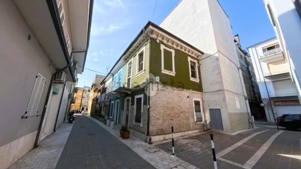 casa indipendente in vendita a Civitanova Marche in zona Porto Civitanova