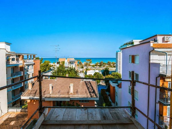 appartamento in vendita a Civitanova Marche in zona Porto Civitanova