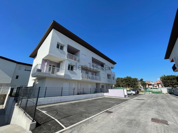 appartamento in vendita a Civitanova Marche in zona San Marone
