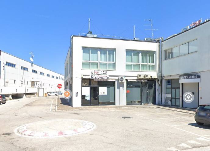 ufficio in vendita a Civitanova Marche in zona Santa Maria Apparente