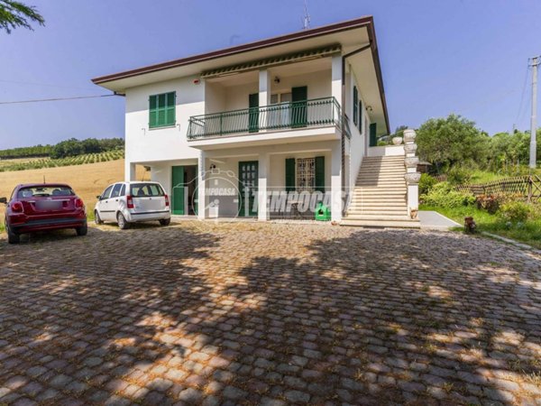 casa indipendente in vendita a Civitanova Marche in zona Santa Maria Apparente