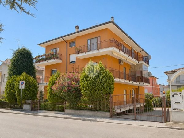 appartamento in vendita a Civitanova Marche in zona Maranello