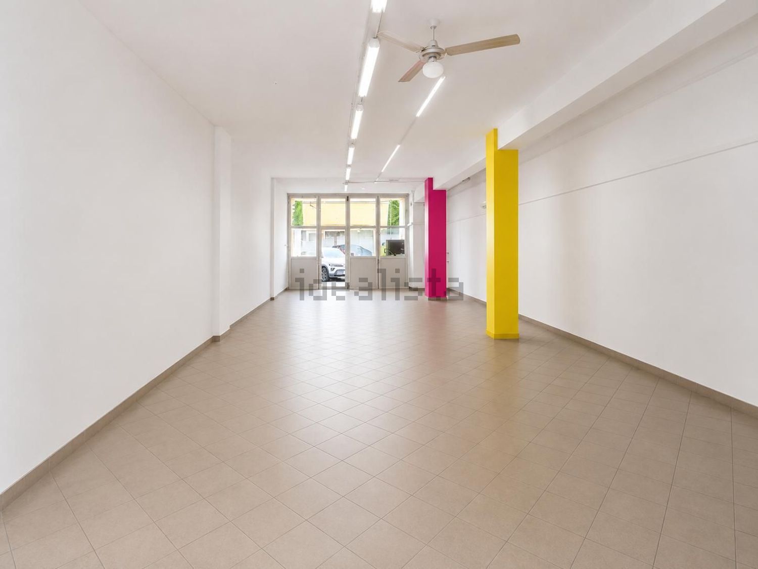 locale commerciale in vendita a Civitanova Marche