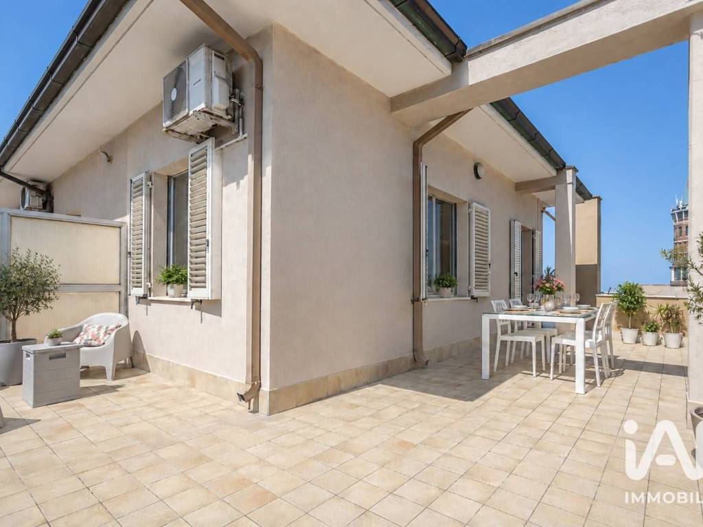 appartamento in vendita a Civitanova Marche in zona Porto Civitanova