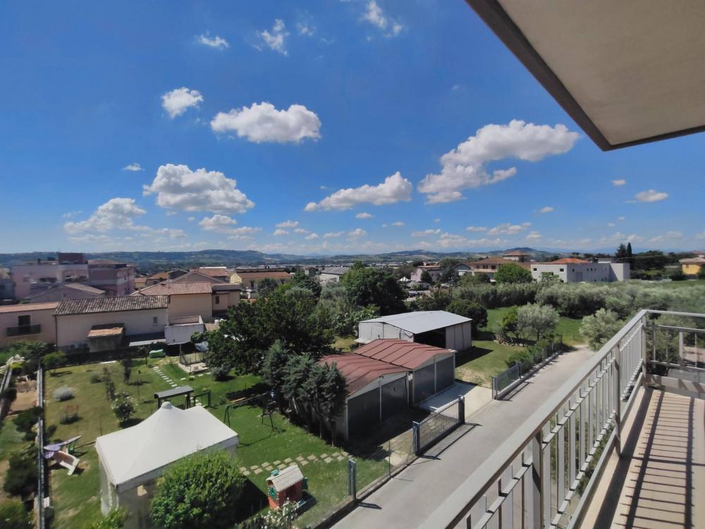 appartamento in vendita a Civitanova Marche in zona Santa Maria Apparente