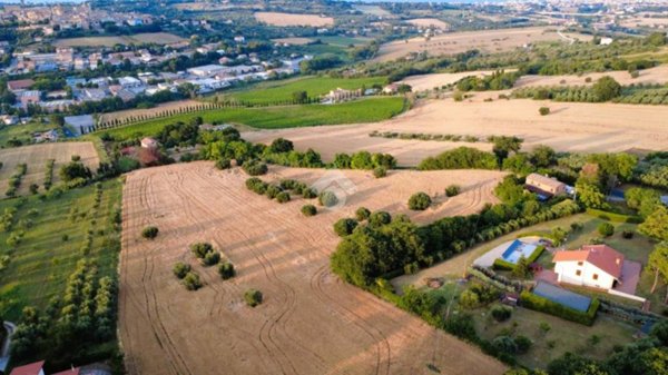casa indipendente in vendita a Civitanova Marche in zona Santa Maria Apparente