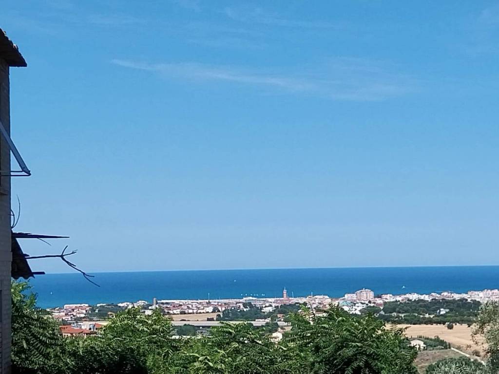 casa indipendente in vendita a Civitanova Marche in zona Santa Maria Apparente