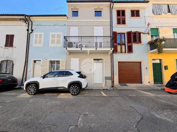 casa indipendente in vendita a Civitanova Marche in zona Porto Civitanova